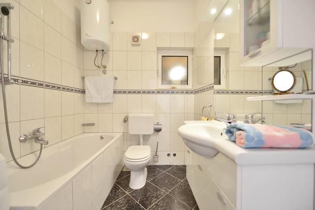 Apartment Lejo Jesenice  Bagian luar foto