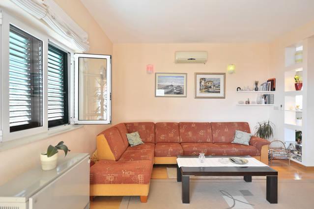 Apartment Lejo Jesenice  Ruang foto
